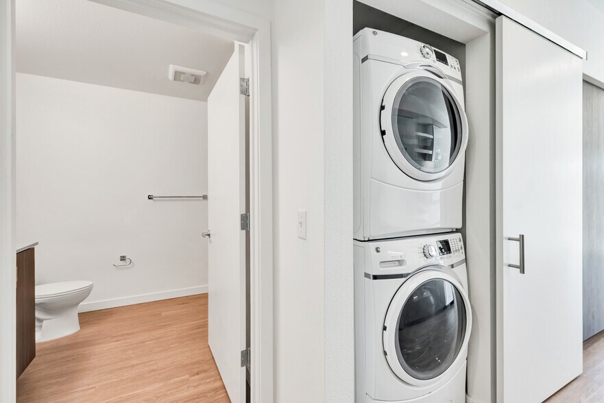 More Photos Of 11125 SE 21st St, Milwaukie Apartments For Lease