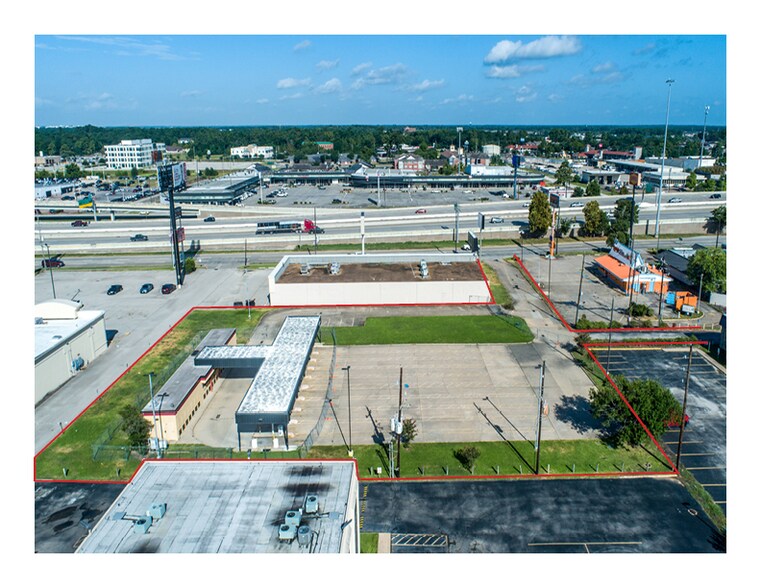 Primary Photo Of 123 W Main St, Humble General Retail For Lease