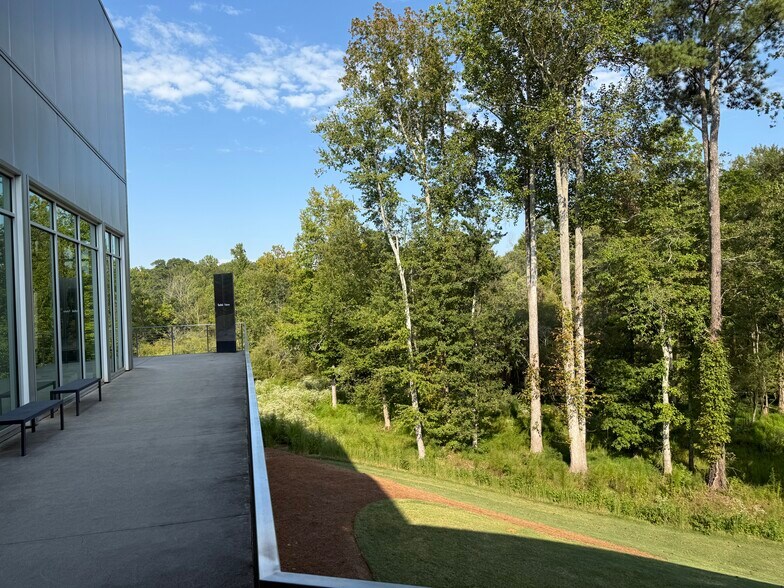 More Photos Of 5510 Ecopark Dr, Alpharetta Manufacturing For Sale