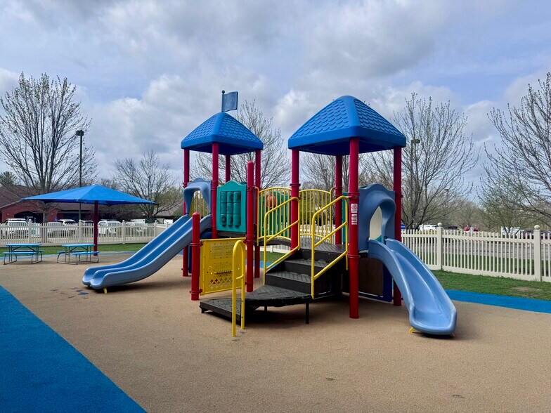 More Photos Of 9008 Phoenix Village Pky, O'Fallon Schools For Sale