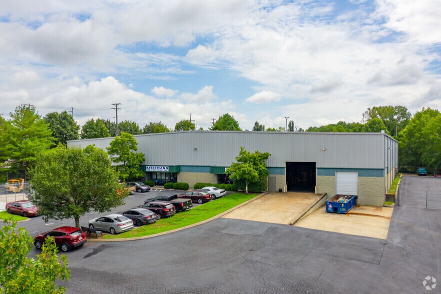 Primary Photo Of 566-568 Brick Church Park Dr, Nashville Distribution For Lease