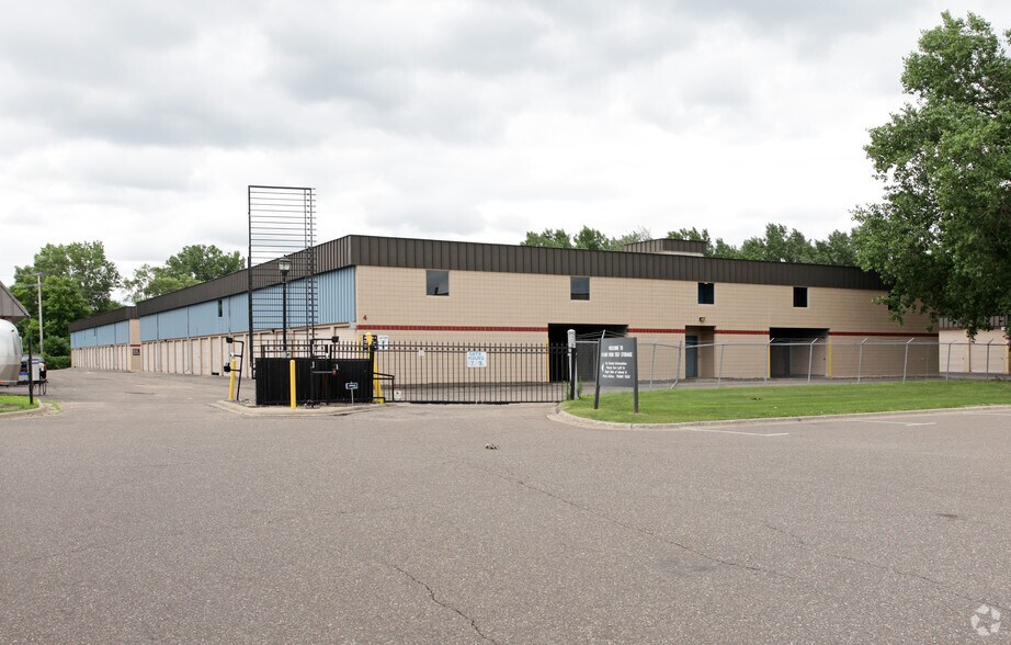 Primary Photo Of 3800 Louisiana Ave S, Saint Louis Park Self Storage For Lease