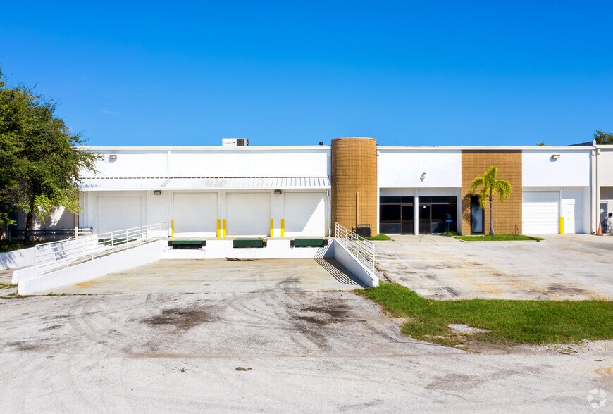 More Photos Of 12105 N 28th St, Saint Petersburg Warehouse For Sale