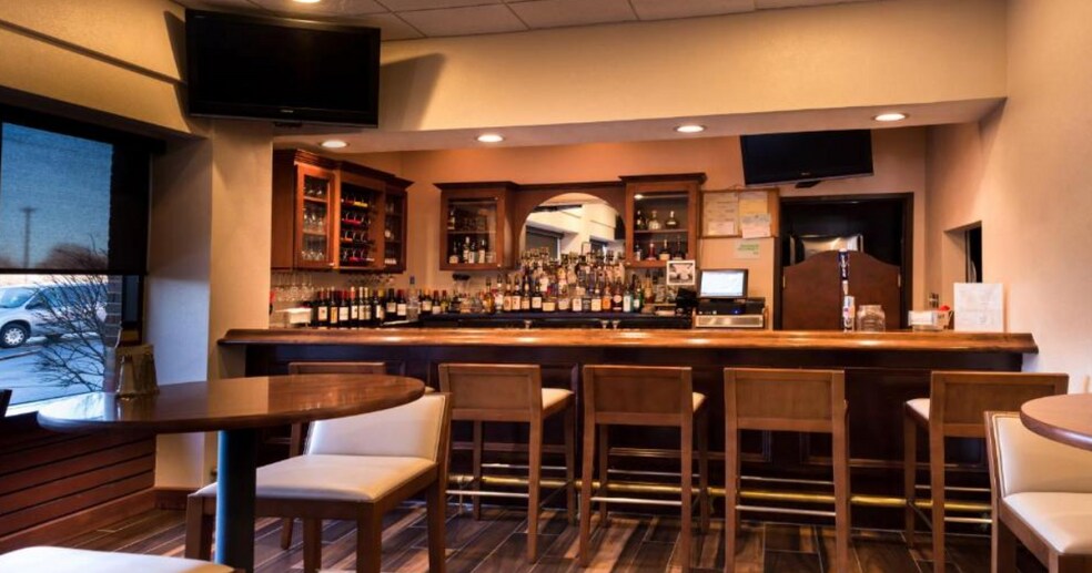 More Photos Of 30000 Van Dyke Ave, Warren Hotel For Lease