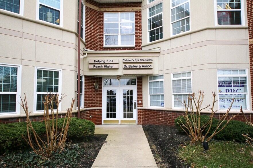 More Photos Of 9700 Park Plaza Ave, Louisville Medical For Lease