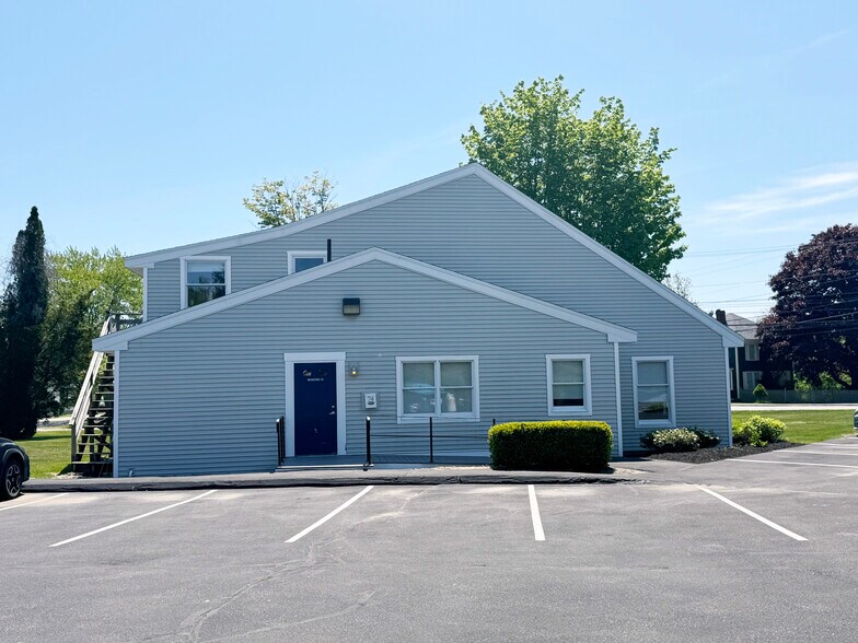 More Photos Of 74 Bayview St, Yarmouth Office For Lease