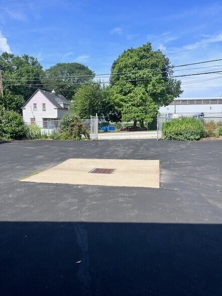 More Photos Of 3033 W 44th St, Cleveland Office For Sale