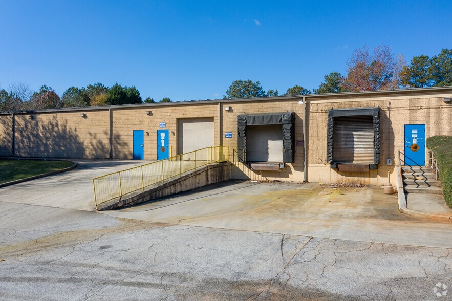 More Photos Of 5205 Snapfinger Woods Dr, Decatur Light Distribution For Lease