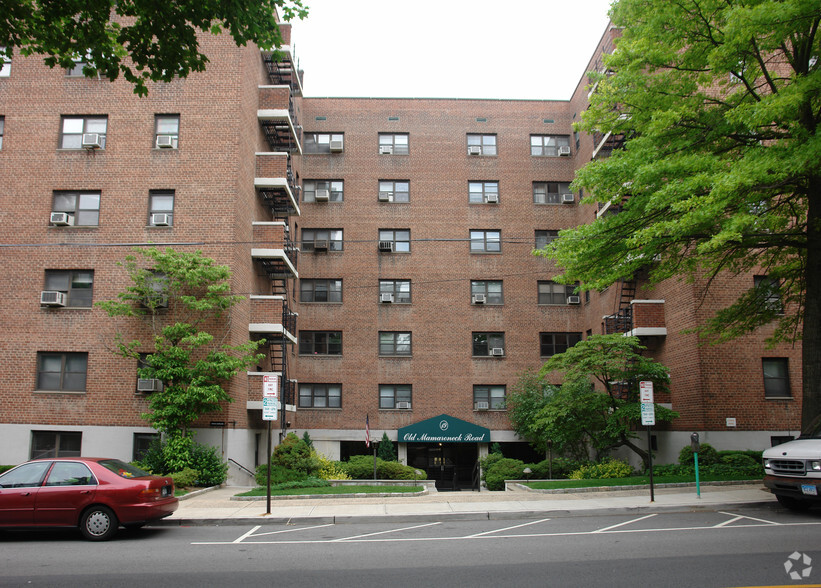 Primary Photo Of 19 Old Mamaroneck Rd, White Plains Apartments For Lease