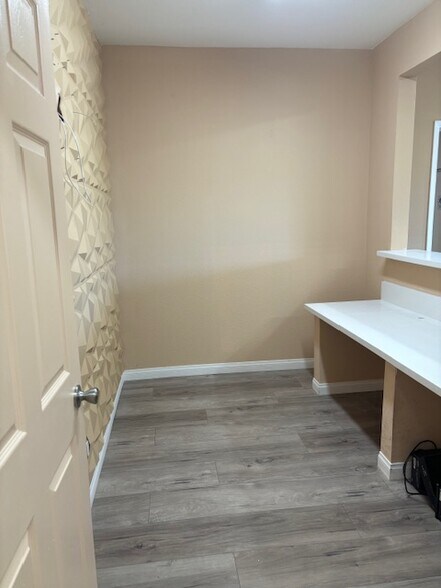 More Photos Of 21700 Golden Triangle Rd, Santa Clarita Medical For Lease