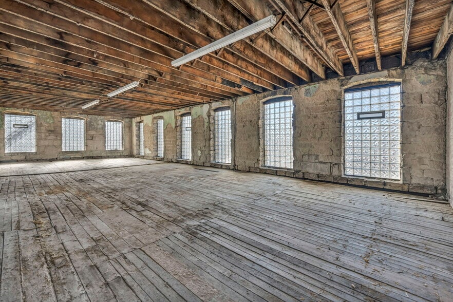 More Photos Of 112-130 Erie St S, Massillon Office For Sale