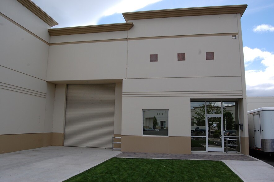 More Photos Of 2222 Park Pl, Minden Warehouse For Sale