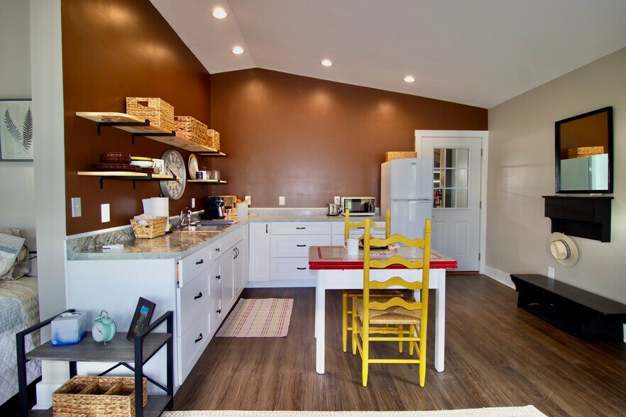 More Photos Of 3476 Fairview Rd, Lewisburg Specialty For Sale