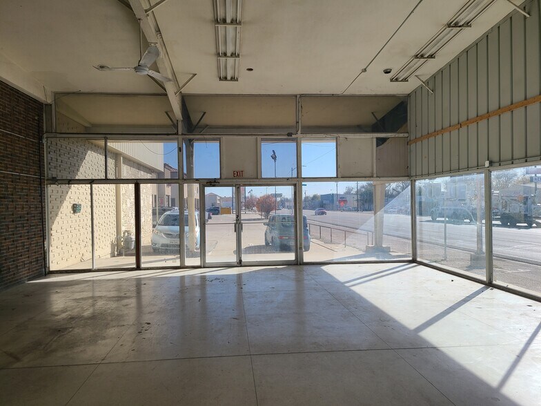 More Photos Of 1115 W Veterans Memorial Blvd, Killeen Auto Dealership For Lease