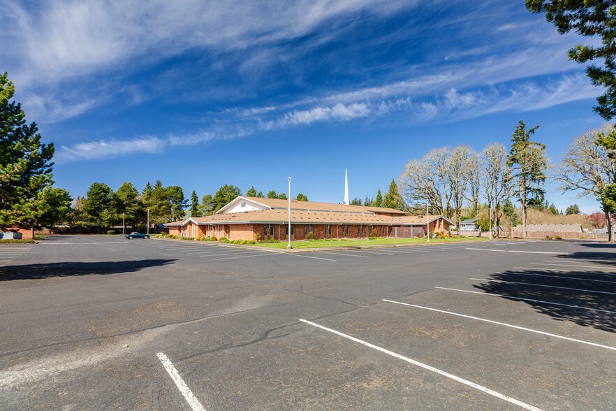 More Photos Of 5580 Golden Rd, Hillsboro Specialty For Sale