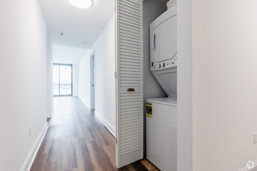 More Photos Of 100 Tower Dr, Edgewater Apartments For Lease