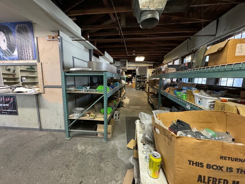 More Photos Of 109 E 4th St, San Bernardino Warehouse For Lease