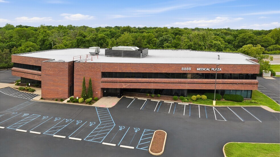 More Photos Of 8888 Ladue Rd, Ladue Medical For Lease