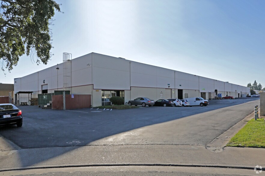 More Photos Of 1347 Tradewinds Cir, West Sacramento Warehouse For Lease