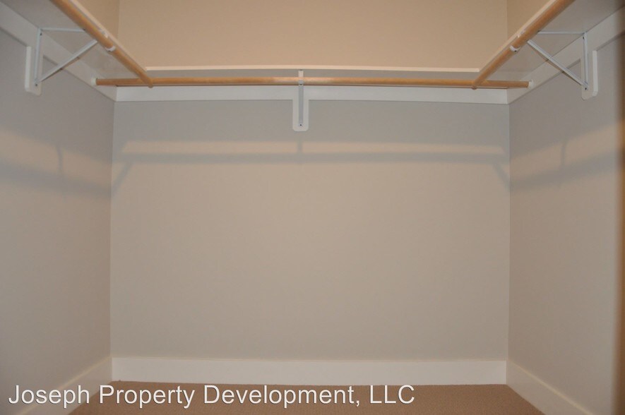 More Photos Of 4175 N Oakland Ave, Shorewood Multifamily For Sale