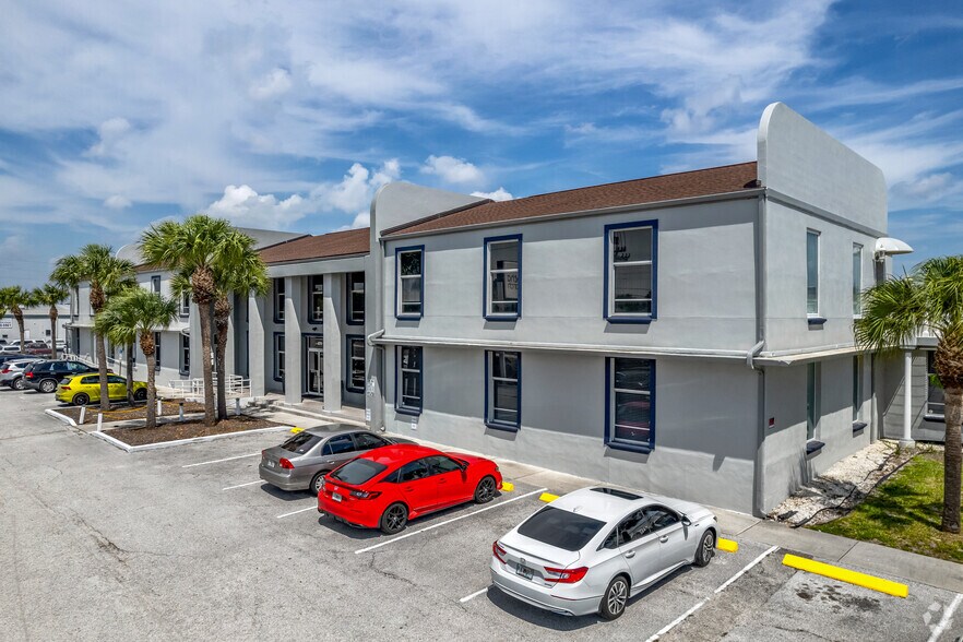 Primary Photo Of 4711 34th St N, Saint Petersburg Light Manufacturing For Sale