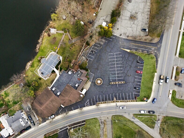 Primary Photo Of 489 E Main St, Jefferson Valley Freestanding For Lease