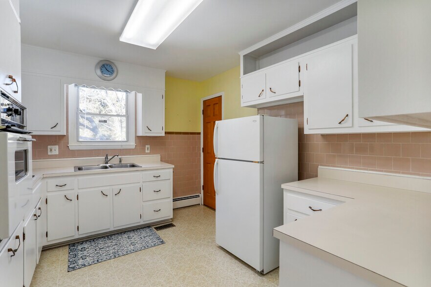 More Photos Of 2893 Jessup Rd, Jessup Office For Sale