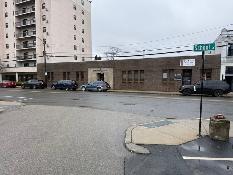 Primary Photo Of 15-21 School St, Quincy Medical For Sale