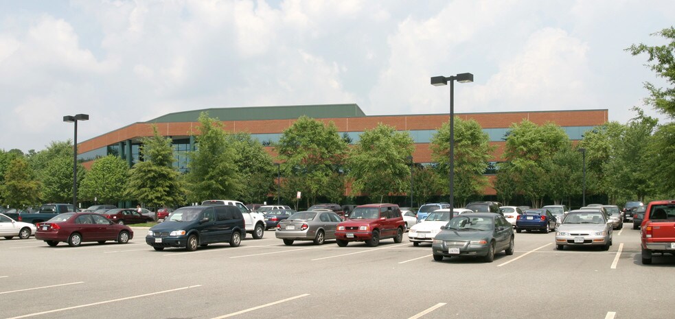 More Photos Of 4881 Cox Rd, Glen Allen Office For Sale