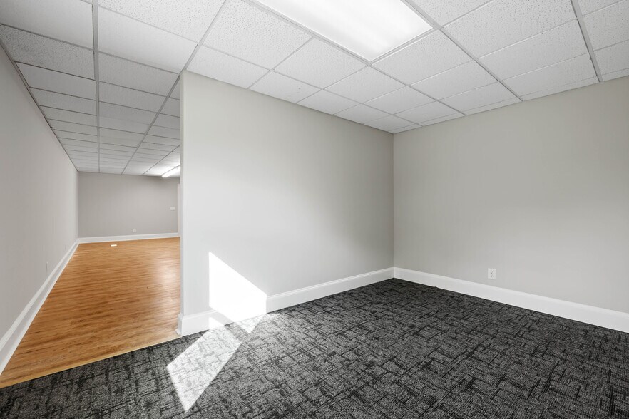 More Photos Of 504 W Broad St, Dunn Office For Sale