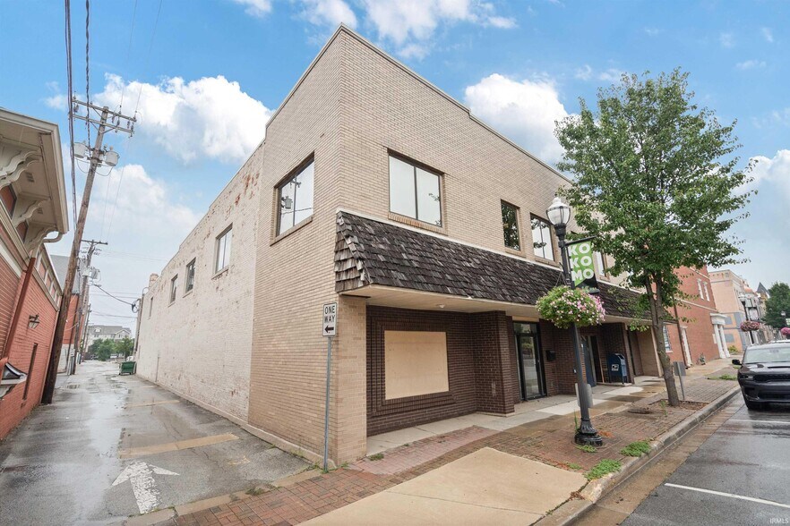 More Photos Of 210 W Walnut St, Kokomo Office For Sale