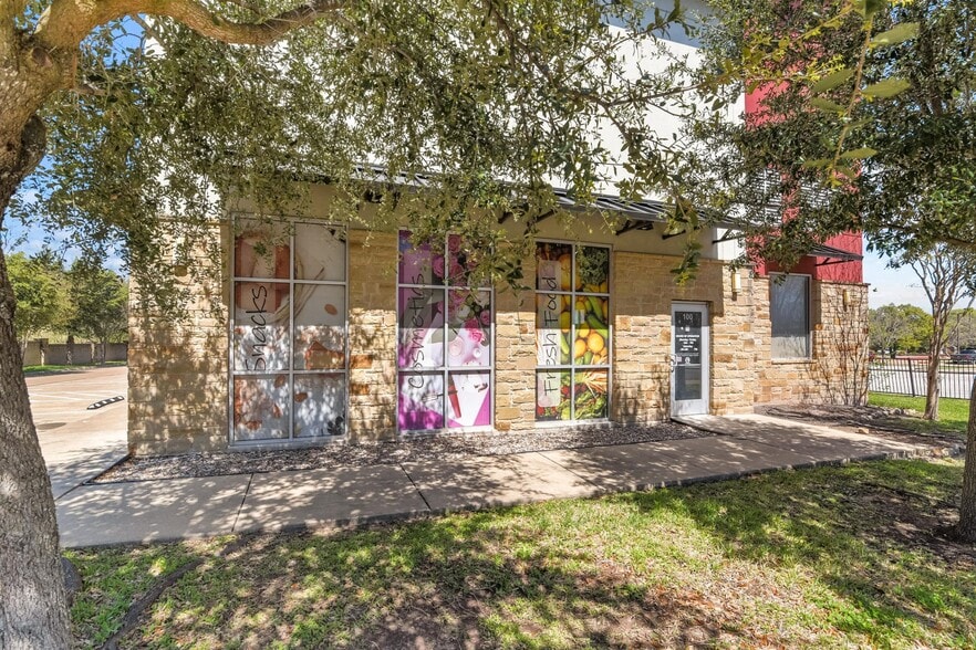 More Photos Of 1713 Park Pl, College Station General Retail For Lease