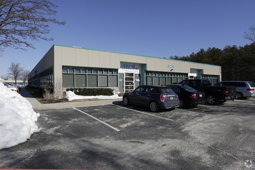 More Photos Of 3285 Veterans Memorial Hwy, Ronkonkoma Office For Lease
