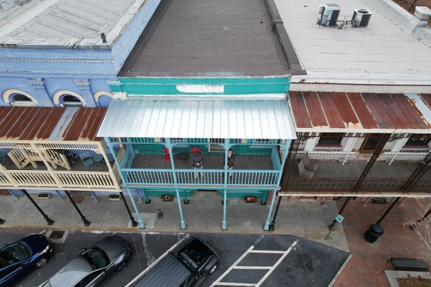 More Photos Of 915 Commercial St, Conyers Storefront Retail Office For Lease