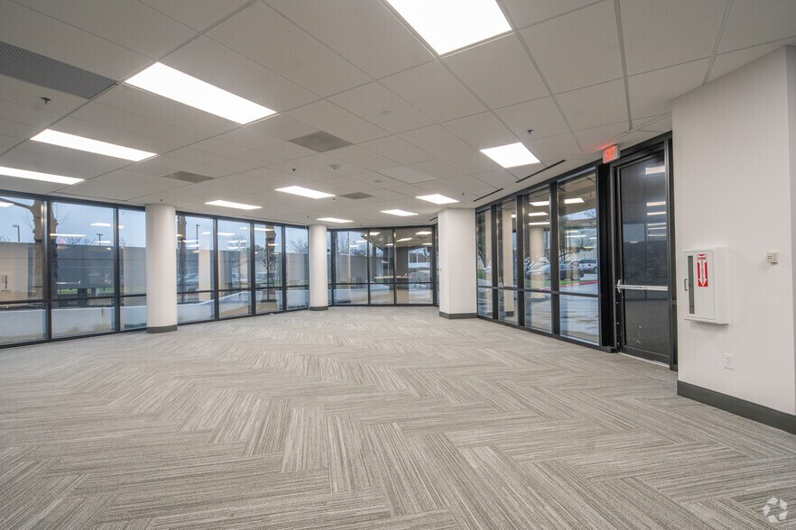 More Photos Of 500 N Central Expy, Plano Office For Lease