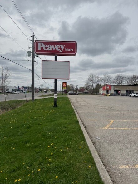 More Photos Of 2954 Ontario St, Perth East Freestanding For Lease