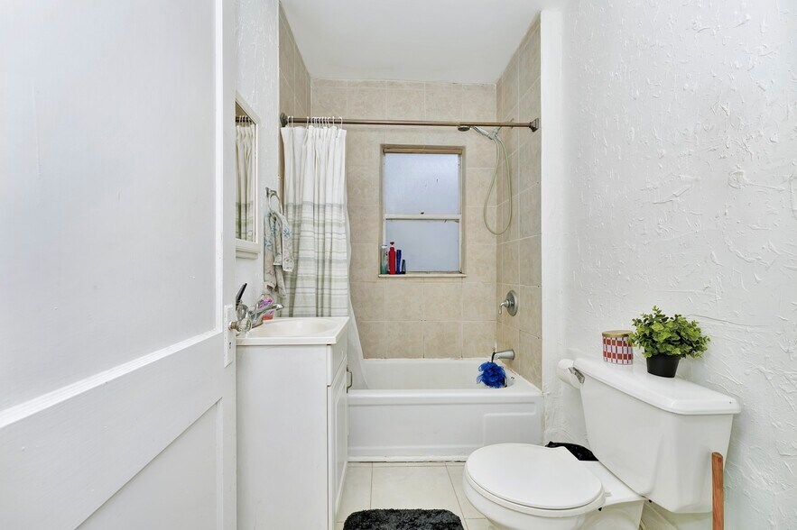 More Photos Of 3212 W San Juan St, Tampa Apartments For Sale