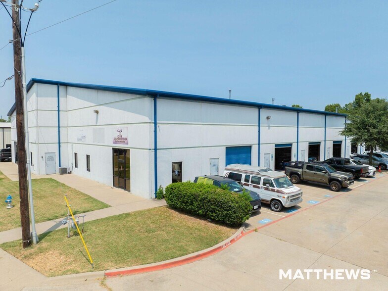 More Photos Of 421 Powerhouse St, McKinney Light Manufacturing For Sale