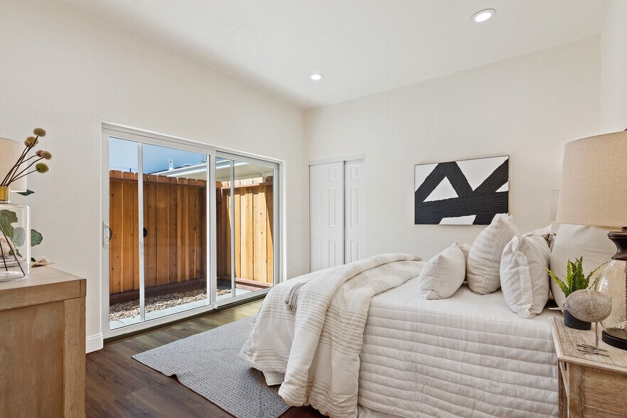More Photos Of 1006 Court Ln, Concord Apartments For Sale