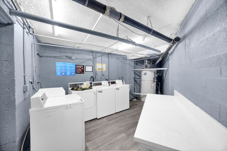 More Photos Of 714 S Myrtle Ave, Inglewood Apartments For Sale