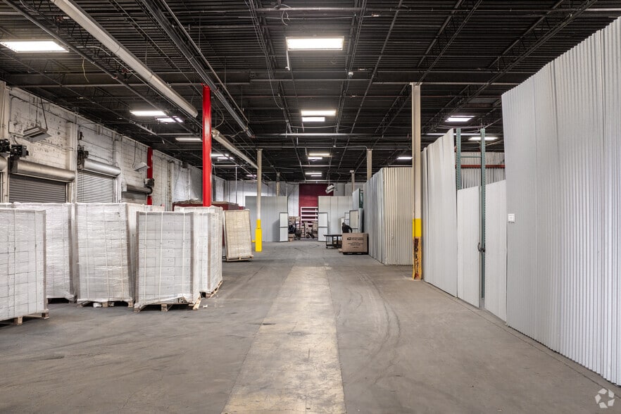 More Photos Of 910 10th St, Plano Warehouse For Lease