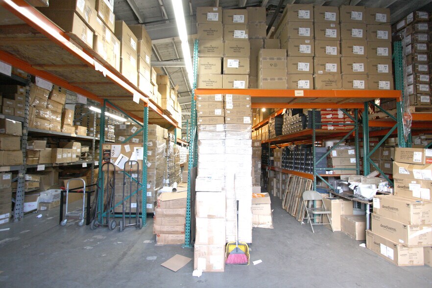 More Photos Of 1722 Santee St, Los Angeles Warehouse For Lease
