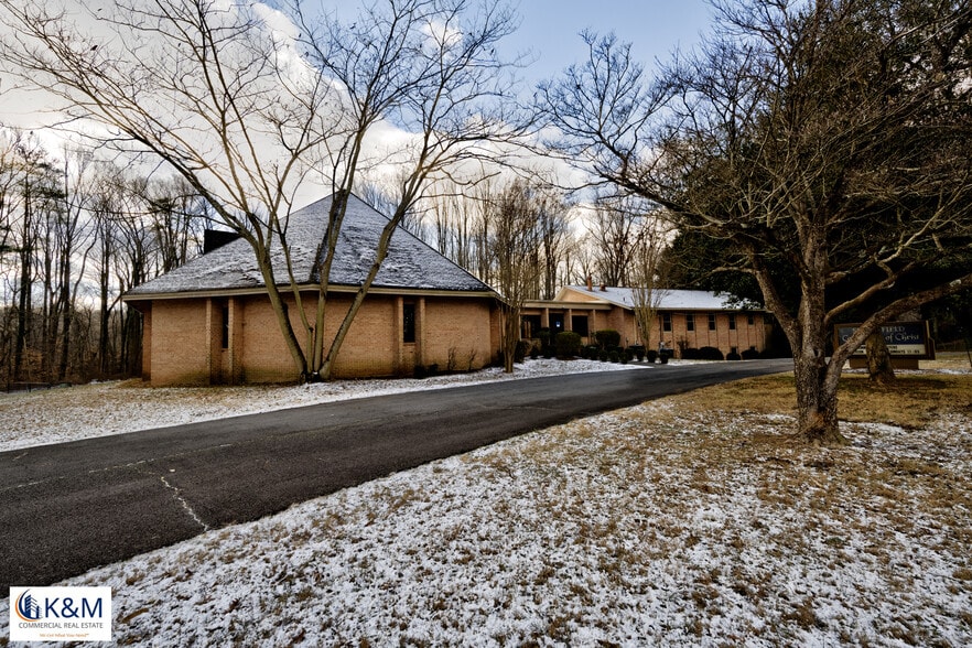 More Photos Of 5610 Inverchapel Rd, Springfield Specialty For Sale