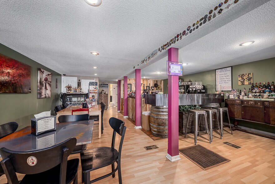 More Photos Of 620 Cherokee St, Leavenworth Storefront For Sale