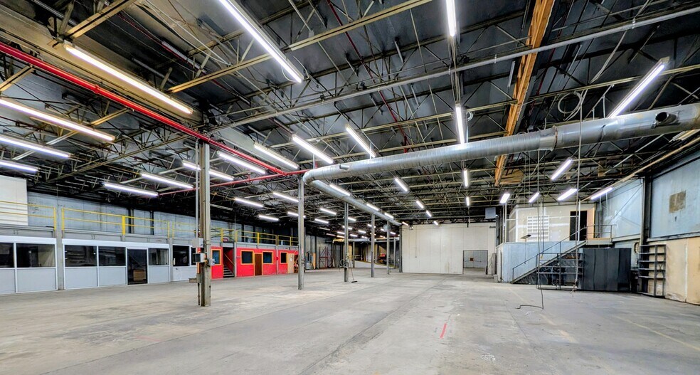 More Photos Of 20 N Front St, Bally Distribution For Sale