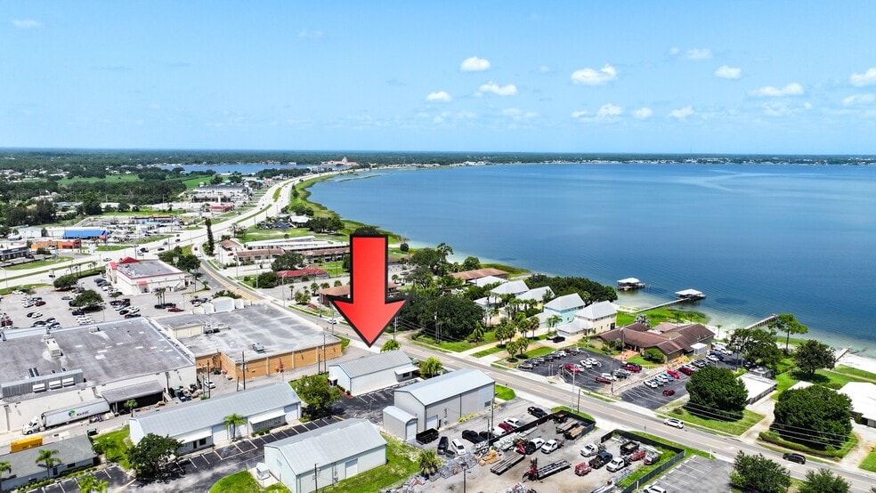 More Photos Of 1072 SE Lakeview Dr, Sebring Warehouse For Sale