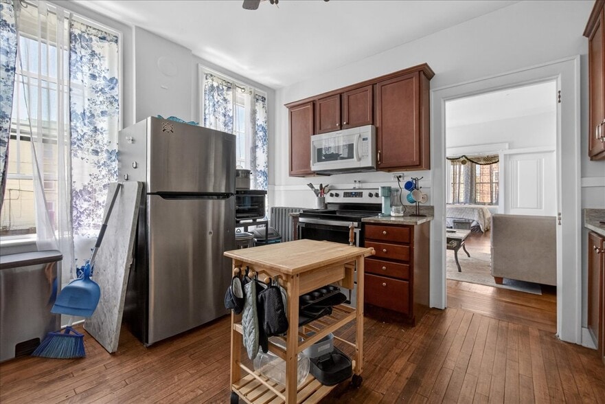 More Photos Of 30 White St, Cohoes Office For Sale