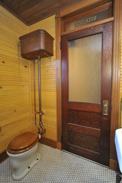 More Photos Of 815-817 Rosedale Dr, New Orleans Office For Sale