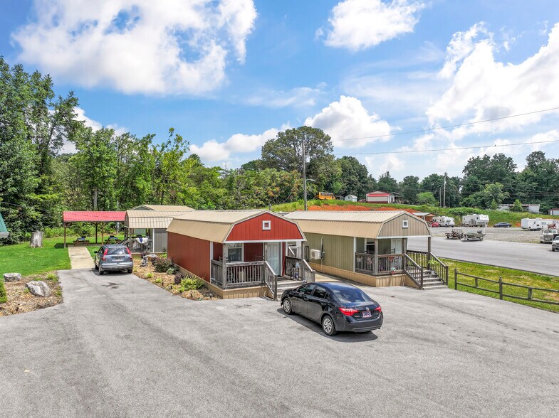 More Photos Of 104 Circle Rd, Newport Manufactured Housing Mobile Home Park For Sale