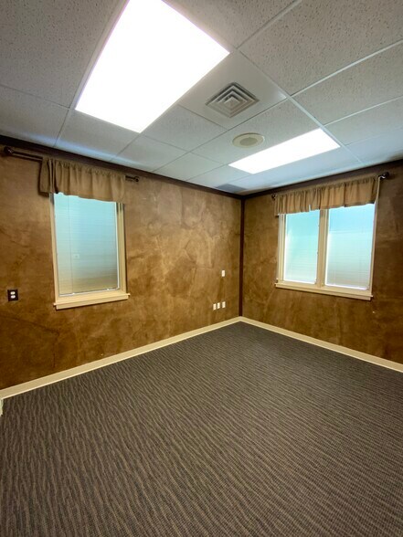 More Photos Of 3436-3500 Granite Cir, Toledo Medical For Lease